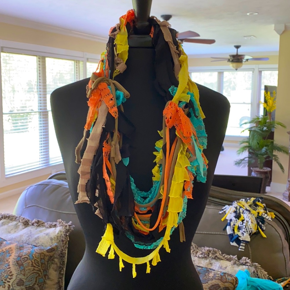 SCRAPPY SCARF